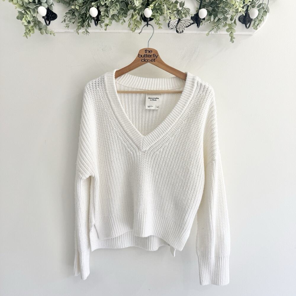 Abercrombie White Chunky Knit V Neck Sweater Small 3-5167